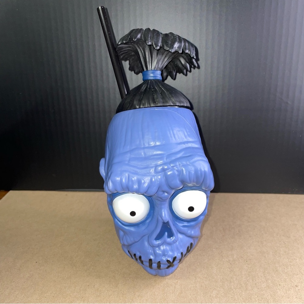 Warner Bros. Beetlejuice Bob Shrunken Head Cup with straw